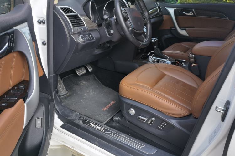 Used Haval H9 2015 2.0T Four-Wheel Drive Luxury 7-Seater Driver Seat
