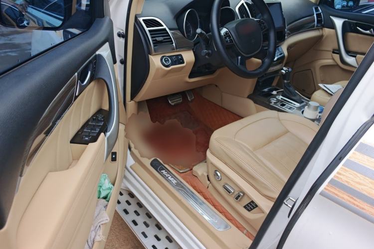 Used Haval H9 2015 2.0T Four-Wheel Drive Luxury 7-Seater Driver Seat