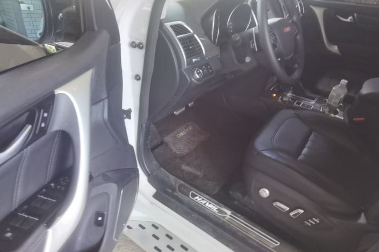 Used Haval H9 2015 2.0T Four-Wheel Drive Ultra-Luxury 7-Seater Driver Seat