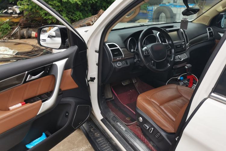 Used Haval H9 2015 2.0T Four-Wheel Drive Luxury 7-Seater Driver Seat