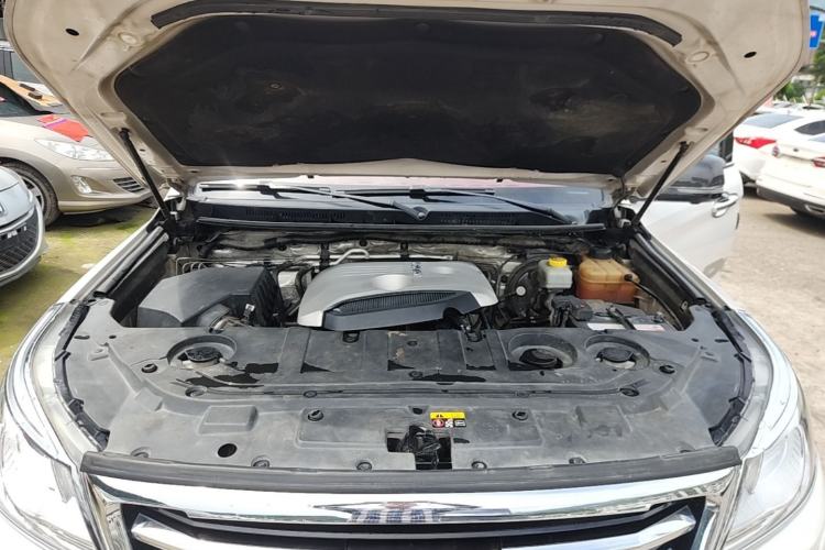 Used Haval H9 2015 2.0T Four-Wheel Drive Luxury 7-Seater Engine Bay