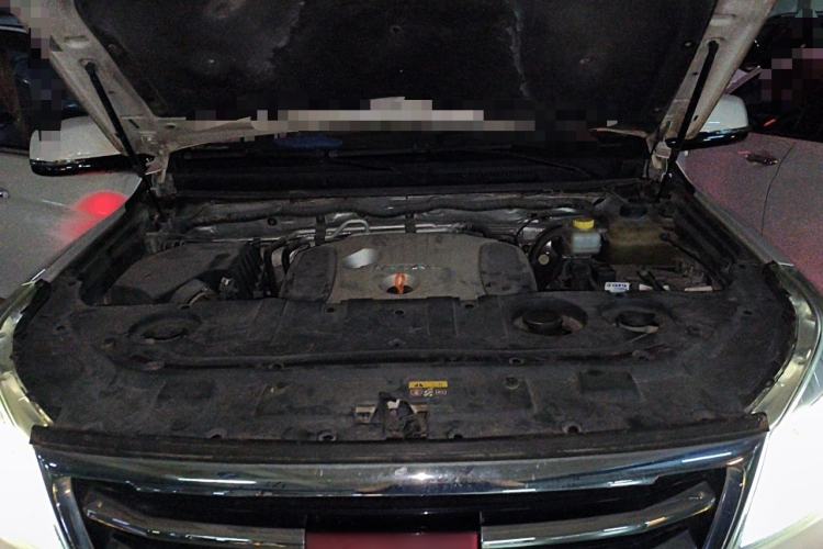 Used Haval H9 2015 2.0T Four-Wheel Drive Luxury 7-Seater Engine Bay