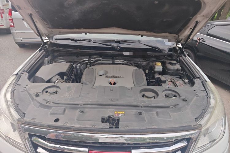 Used Haval H9 2015 2.0T Four-Wheel Drive Luxury 7-Seater Engine Bay