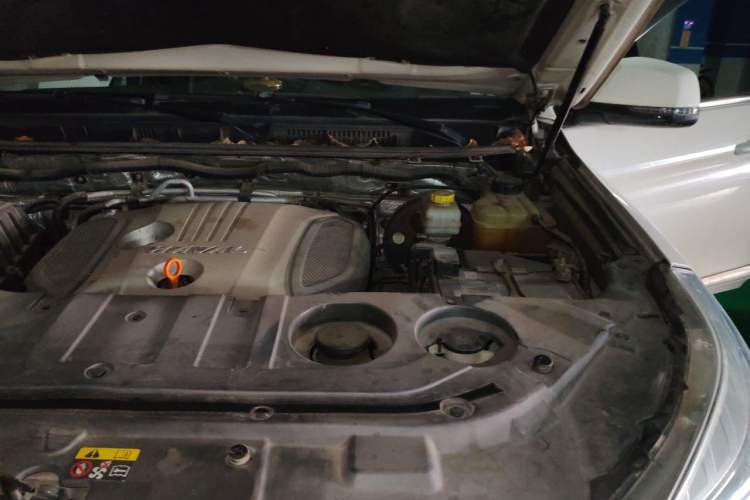 Used Haval H9 2015 2.0T Four-Wheel Drive Luxury 7-Seater Engine Bay Left
