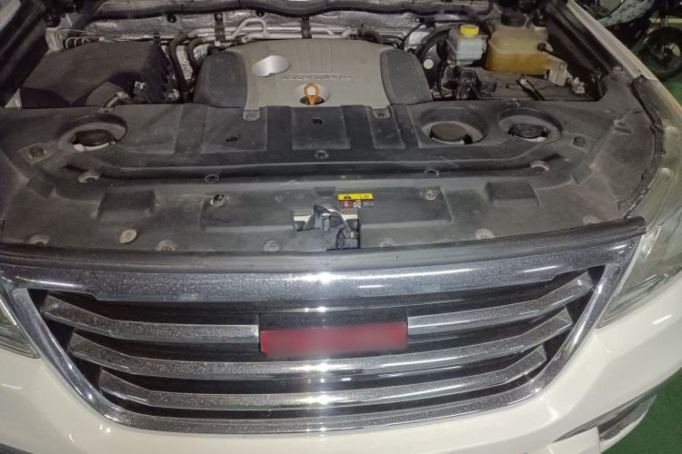 Used Haval H9 2015 2.0T Four-Wheel Drive Ultra-Luxury 7-Seater Engine Bay