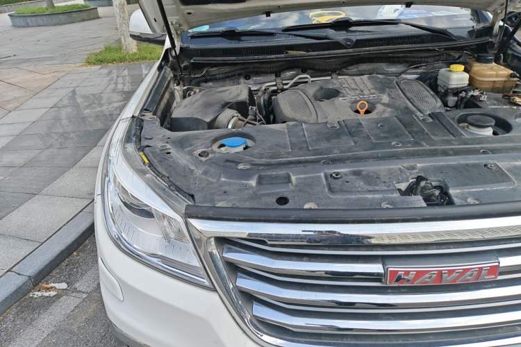 Used Haval H9 2015 2.0T Four-Wheel Drive Luxury 7-Seater Engine Bay Right