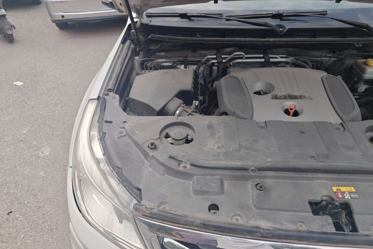 Used Haval H9 2015 2.0T Four-Wheel Drive Luxury 7-Seater Engine Bay Right