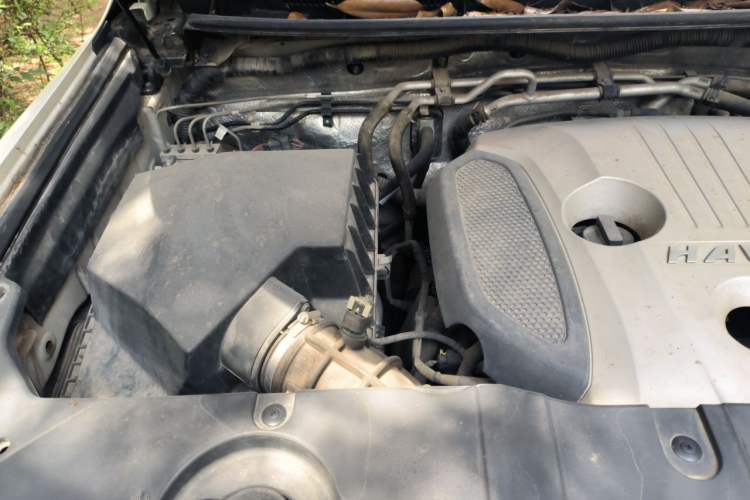 Used Haval H9 2015 2.0T Four-Wheel Drive Luxury 7-Seater Engine Bay Right