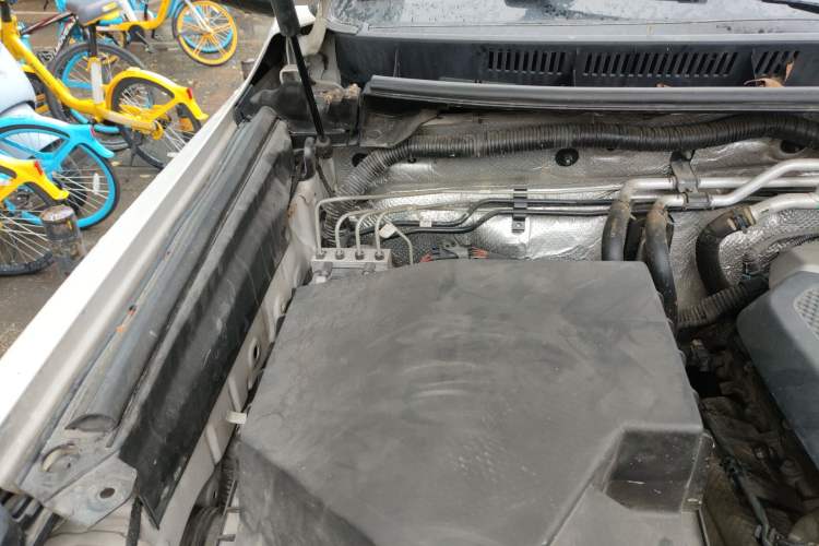 Used Haval H9 2015 2.0T Four-Wheel Drive Luxury 7-Seater Engine Bay Right