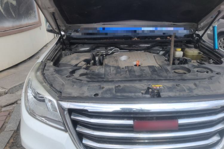 Used Haval H9 2015 2.0T Four-Wheel Drive Standard Model 7 Seats Engine Bay Right