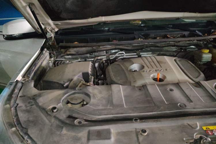 Used Haval H9 2015 2.0T Four-Wheel Drive Luxury 7-Seater Engine Bay Right