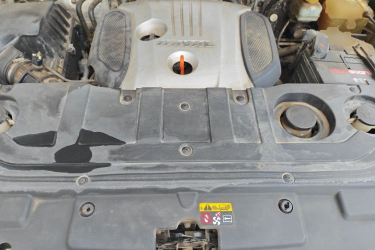 Used Haval H9 2015 2.0T Four-Wheel Drive Luxury 7-Seater Engine Bay