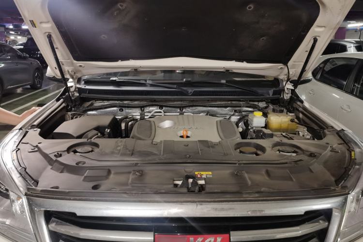Used Haval H9 2015 2.0T Four-Wheel Drive Luxury 7-Seater Engine Bay