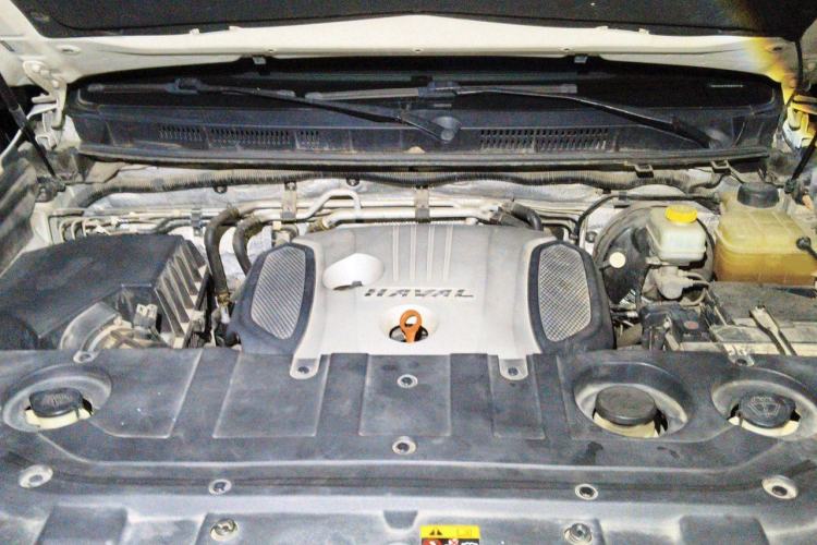 Used Haval H9 2015 2.0T Four-Wheel Drive Luxury 7-Seater Engine Bay