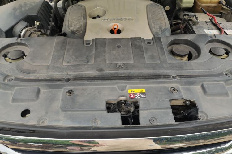 Used Haval H9 2015 2.0T Four-Wheel Drive Luxury 7-Seater Engine Bay