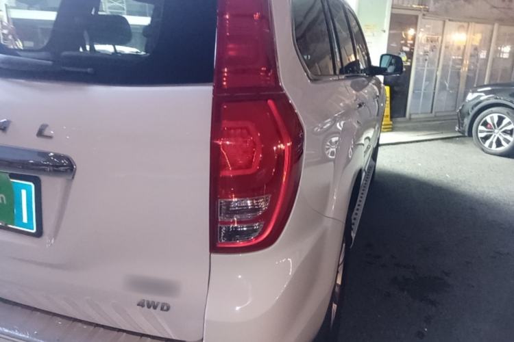 Used Haval H9 2015 2.0T Four-Wheel Drive Luxury 7-Seater Exterior 3