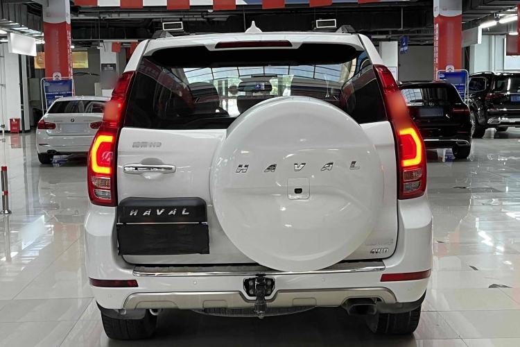 Used Haval H9 2015 2.0T Four-Wheel Drive Luxury 7-Seater Exterior 4