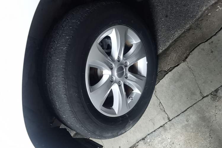 Used Haval H9 2015 2.0T Four-Wheel Drive Luxury 7-Seater Exterior 4