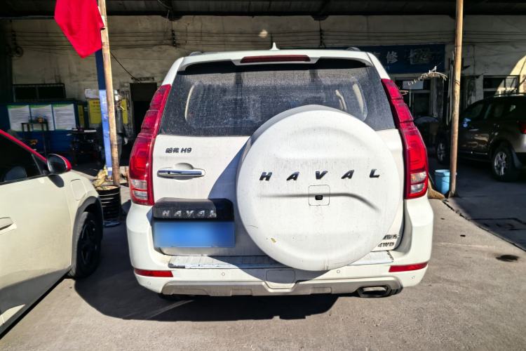 Used Haval H9 2015 2.0T Four-Wheel Drive Luxury 7-Seater Exterior 5