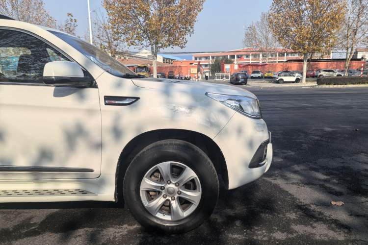 Used Haval H9 2015 2.0T Four-Wheel Drive Luxury 7-Seater Exterior 6