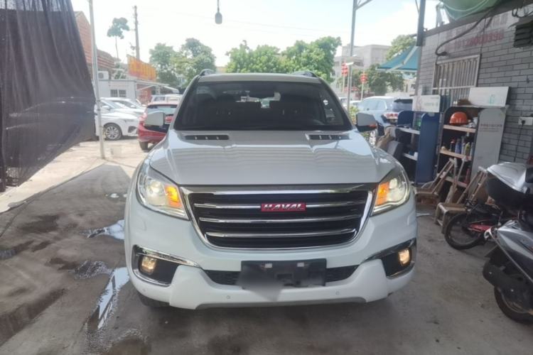 Used Haval H9 2015 2.0T Four-Wheel Drive Ultra-Luxury 7-Seater Front