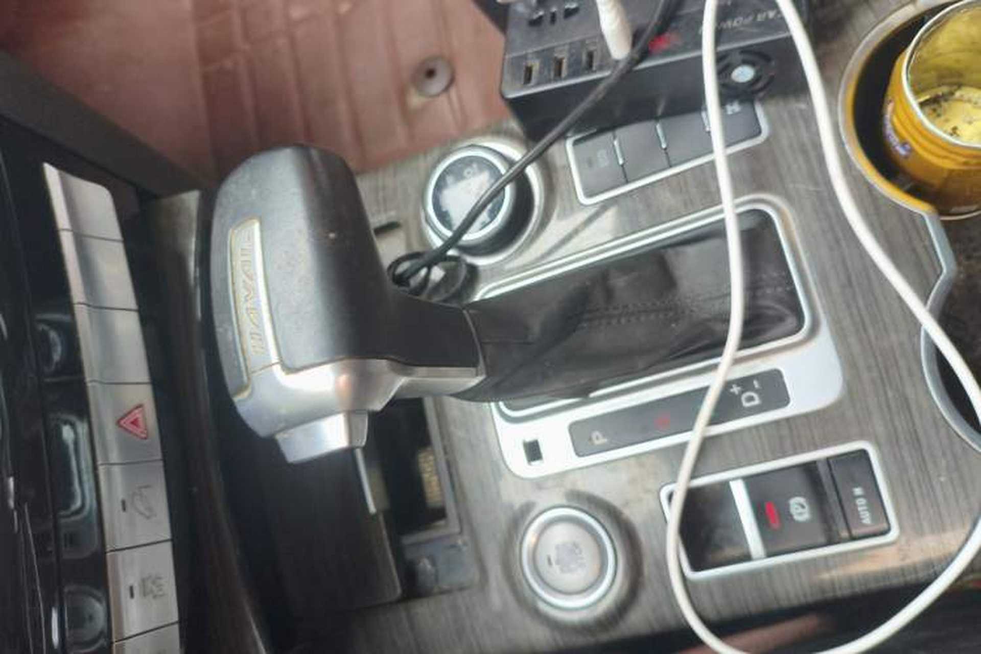 Used Haval H9 2015 2.0T Four-Wheel Drive Luxury 7-Seater Gear Lever