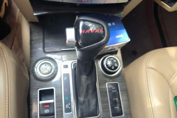 Used Haval H9 2015 2.0T Four-Wheel Drive Luxury 7-Seater Gear Lever
