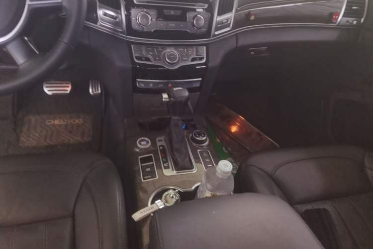 Used Haval H9 2015 2.0T Four-Wheel Drive Ultra-Luxury 7-Seater Gear Lever