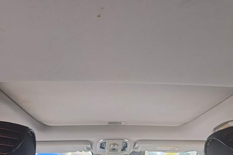 Used Haval H9 2015 2.0T Four-Wheel Drive Luxury 7-Seater Headliner
