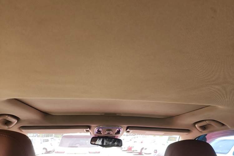 Used Haval H9 2015 2.0T Four-Wheel Drive Luxury 7-Seater Headliner