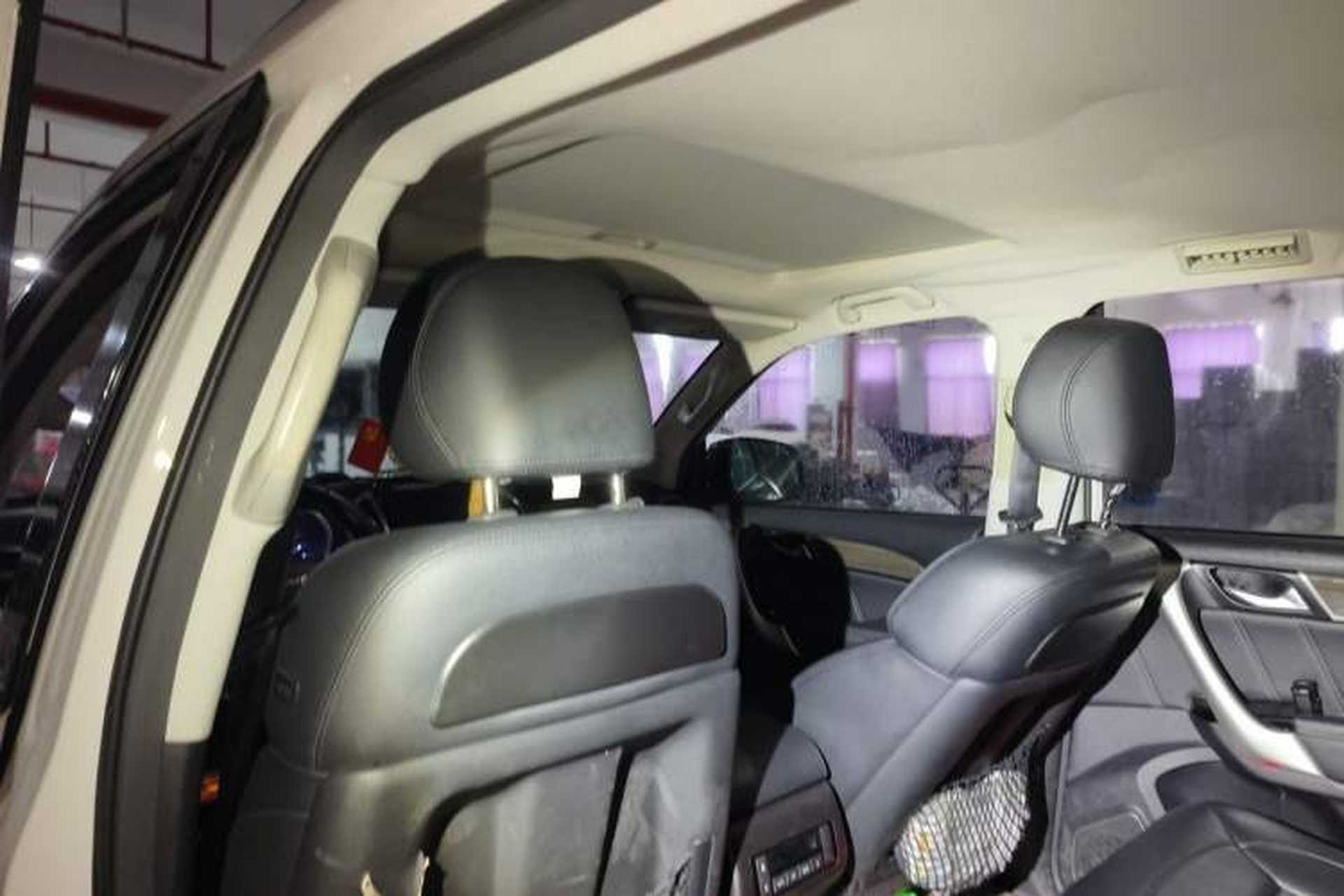 Used Haval H9 2015 2.0T Four-Wheel Drive Luxury 7-Seater Headliner