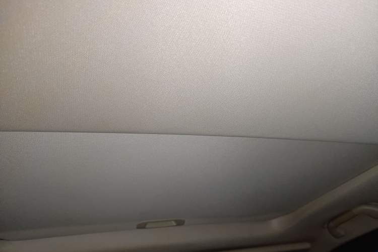 Used Haval H9 2015 2.0T Four-Wheel Drive Ultra-Luxury 7-Seater Headliner