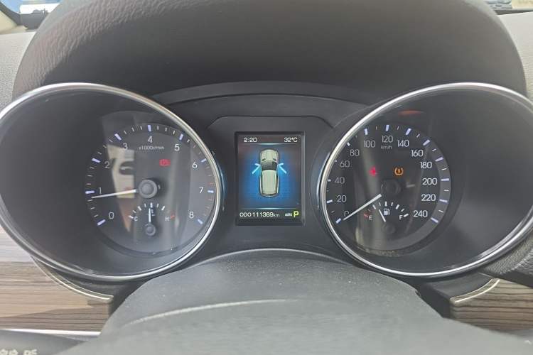 Used Haval H9 2015 2.0T Four-Wheel Drive Luxury 7-Seater Instrument Cluster