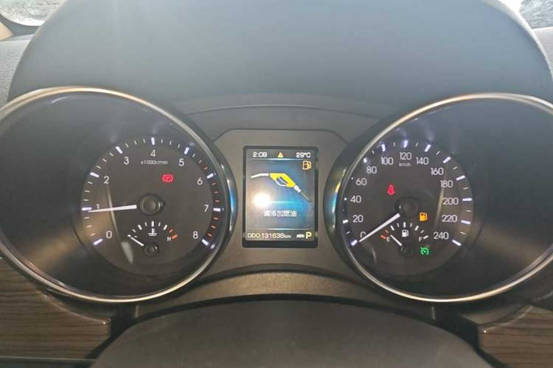 Used Haval H9 2015 2.0T Four-Wheel Drive Luxury 7-Seater Instrument Cluster