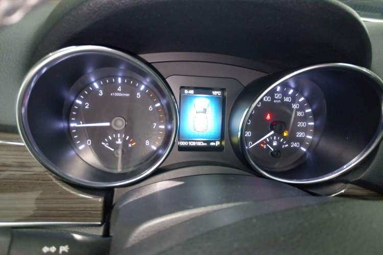 Used Haval H9 2015 2.0T Four-Wheel Drive Luxury 7-Seater Instrument Cluster