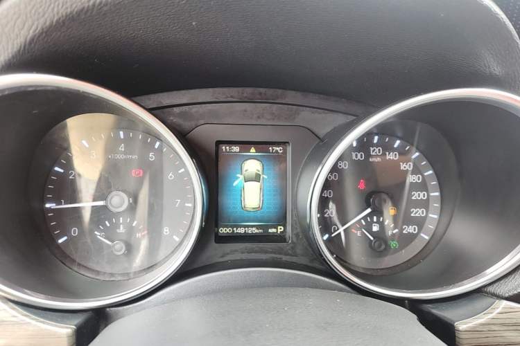 Used Haval H9 2015 2.0T Four-Wheel Drive Luxury 7-Seater Instrument Cluster