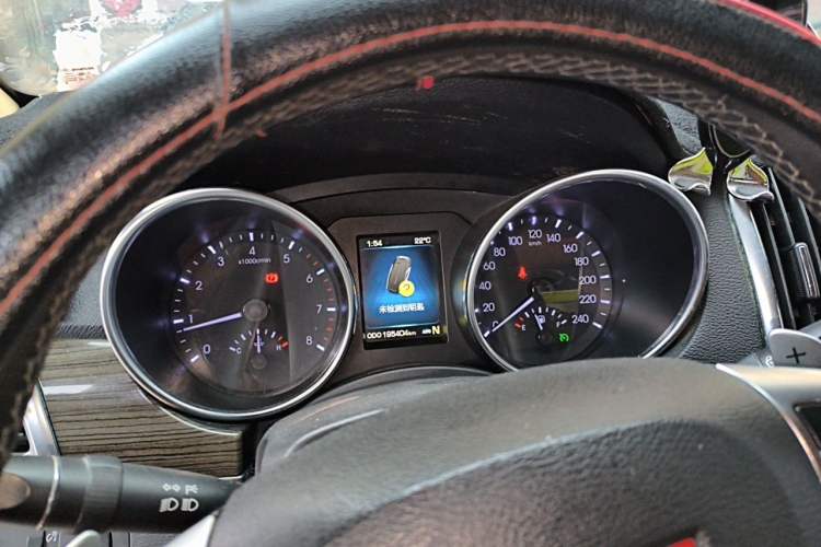 Used Haval H9 2015 2.0T Four-Wheel Drive Luxury 7-Seater Instrument Cluster