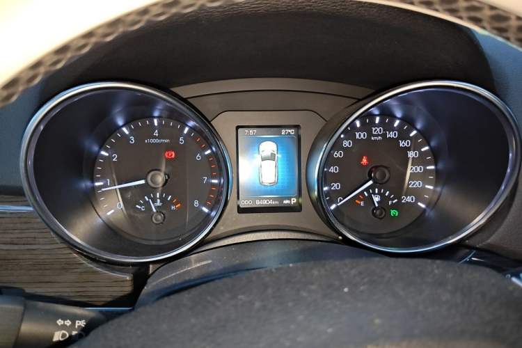 Used Haval H9 2015 2.0T Four-Wheel Drive Luxury Model 5 Seats Instrument Cluster