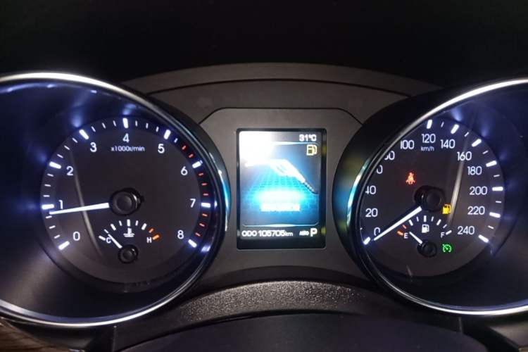 Used Haval H9 2015 2.0T Four-Wheel Drive Luxury 7-Seater Instrument Cluster