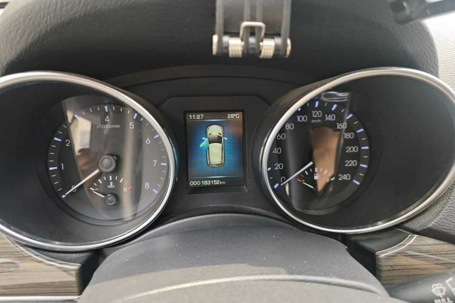 Used Haval H9 2015 2.0T Four-Wheel Drive Luxury 7-Seater Instrument Cluster