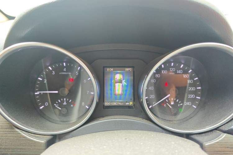 Used Haval H9 2015 2.0T Four-Wheel Drive Luxury 7-Seater Instrument Cluster