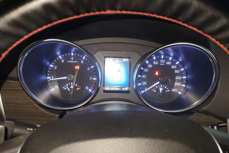 Used Haval H9 2015 2.0T Four-Wheel Drive Luxury 7-Seater Instrument Cluster