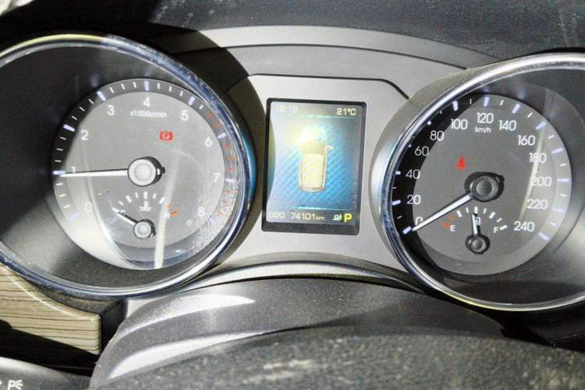 Used Haval H9 2015 2.0T Four-Wheel Drive Luxury 7-Seater Instrument Cluster