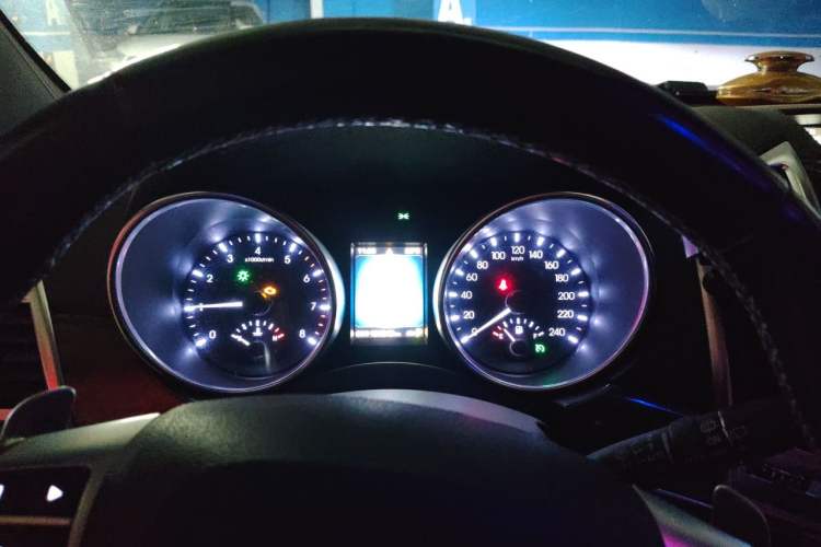 Used Haval H9 2015 2.0T Four-Wheel Drive Luxury 7-Seater Instrument Cluster