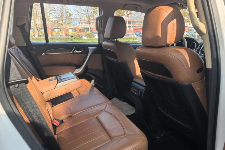 Used Haval H9 2015 2.0T Four-Wheel Drive Luxury 7-Seater Interior 10