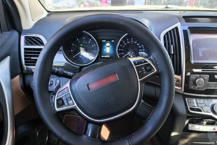 Used Haval H9 2015 2.0T Four-Wheel Drive Luxury 7-Seater Interior 2