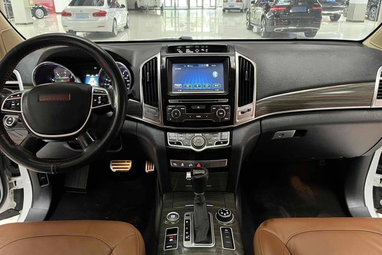 Used Haval H9 2015 2.0T Four-Wheel Drive Luxury 7-Seater Interior 2