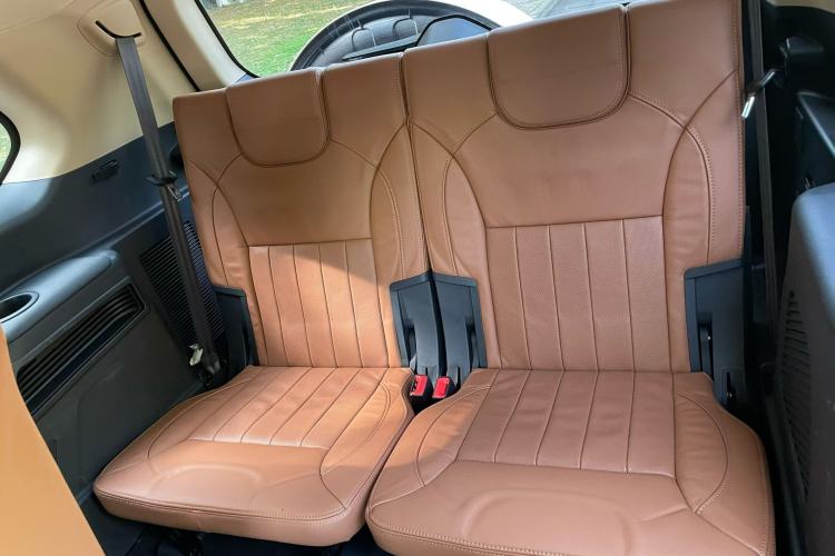 Used Haval H9 2015 2.0T Four-Wheel Drive Luxury 7-Seater Interior 4