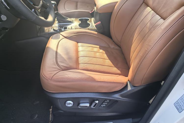 Used Haval H9 2015 2.0T Four-Wheel Drive Luxury 7-Seater Interior 5