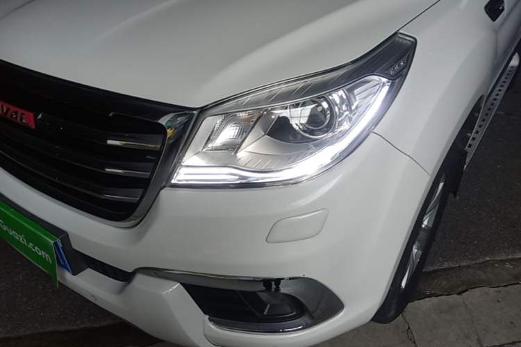 Used Haval H9 2015 2.0T Four-Wheel Drive Luxury 7-Seater Left Front Headlight